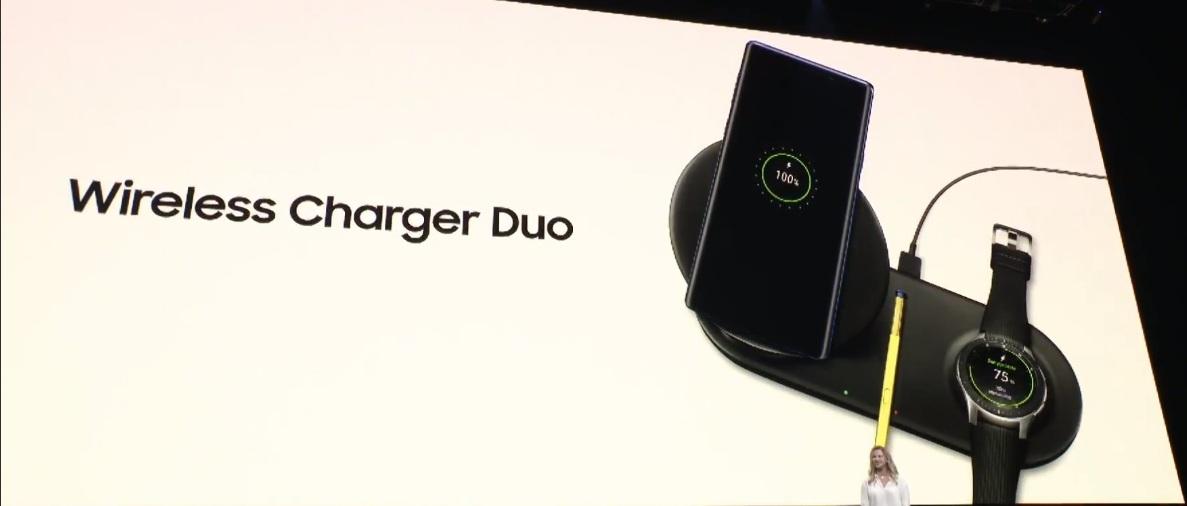 سامسونج تكشف عن شاحن لاسلكي جديد يشحن الجوال والساعة في نفس الوقت