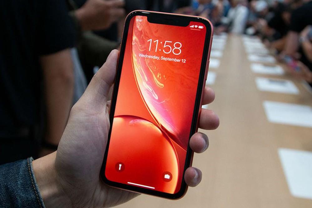 آيفون XR ضد الهواتف جالكسي نوت 9 و ون بلس 6 وهواوي P20 في اختبارات الأداء.. فمن الأقوى؟