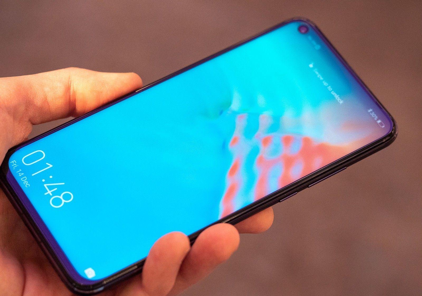 بالصور.. اونور تكشف رسمياً عن جوال View 20 بشاشة مثقوبة من نوع Infinity-O