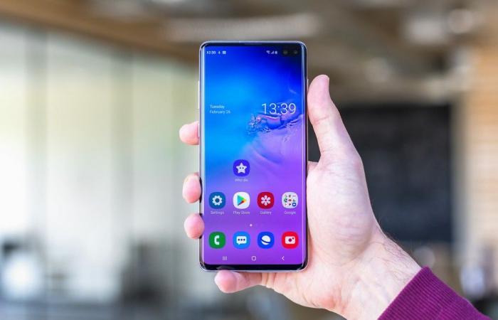 فيديو يوثق عملية تفكيك جوال سامسونج جالكسي +S10 يكشف مكوناته الداخلية