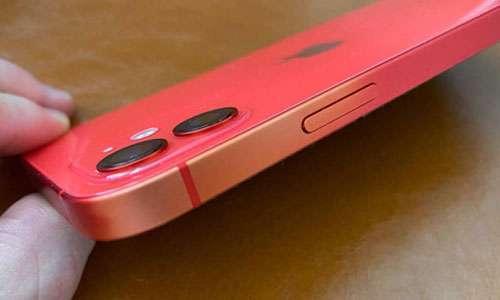 لماذا قد يتغير لون الايفون بعد فترة من الاستخدام؟!