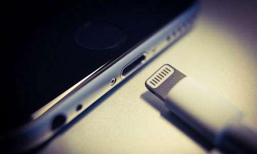 هل إزالة منفذ الشحن من الايفون فكرة جيدة؟