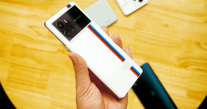 هاتف iQOO 9T قد يصل إلى الهند قريبًا مع معالج Snapdragon 8+ Gen 1