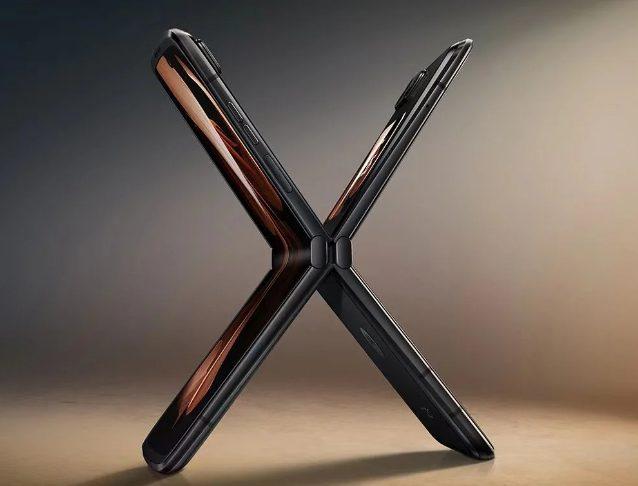 لينوفو تكشف عن سعر النموذج الرئيسي من Moto Razr 2022