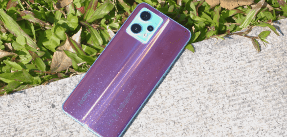 هاتف جديد من Realme بمعالج Dimensity 1080 قد يصل إلى الهند