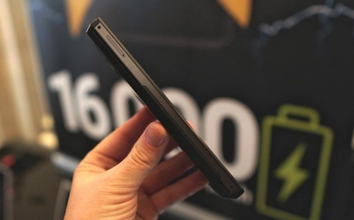 جوال انرجايزر يأتي ببطارية 16,000 ميللي أمبير ويدعم الشحن السريع في زمن قياسي