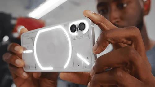 هل يستحق هاتف Nothing Phone (1) كل هذه الضجة الإعلامية ؟